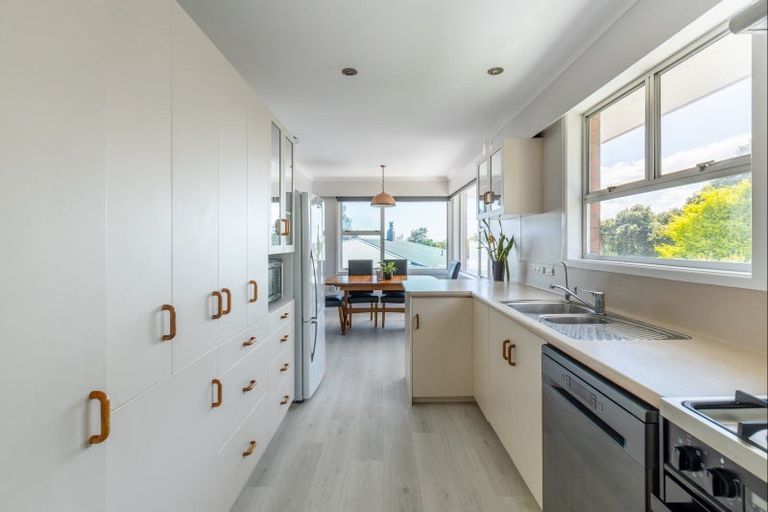 Photo of property in 5 Handley Place, Glen Avon, New Plymouth, 4312