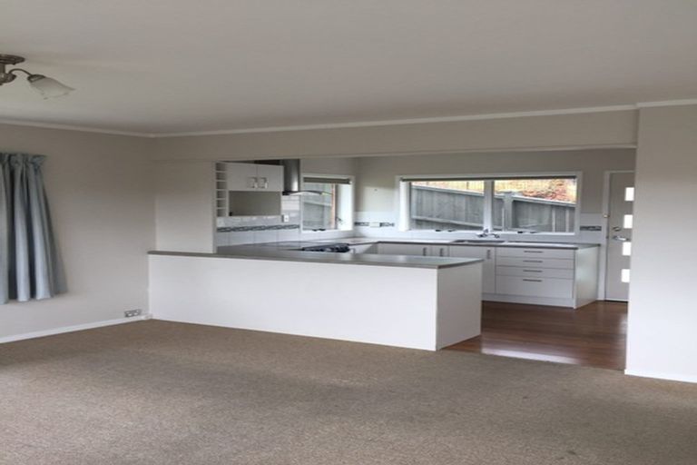 Photo of property in 1/30 Acacia Road, Torbay, Auckland, 0632