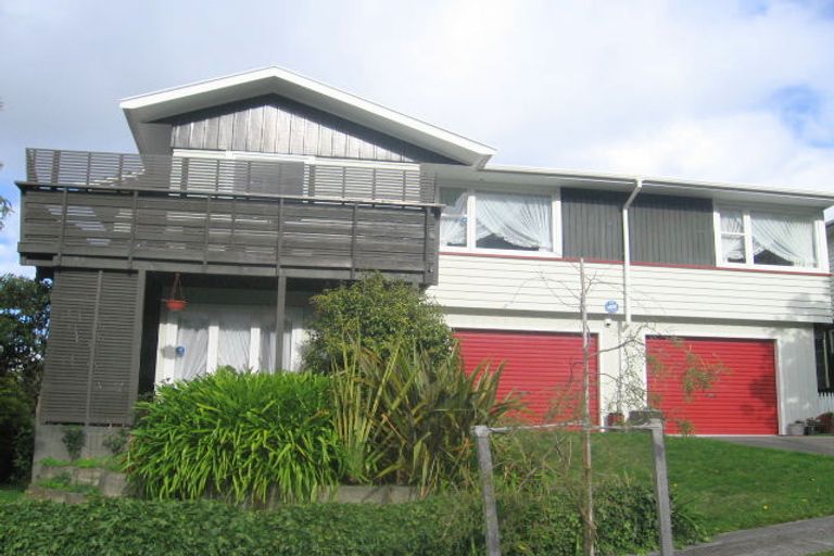 Photo of property in 19 Panorama Grove, Harbour View, Lower Hutt, 5010
