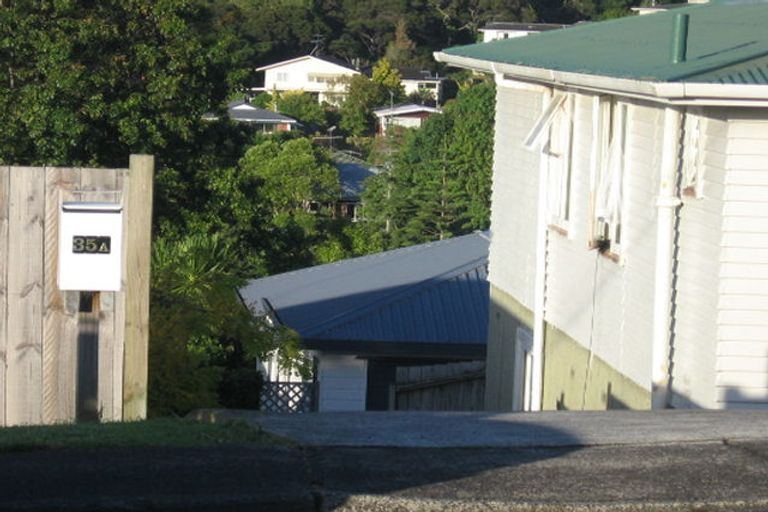 Photo of property in 35 Monarch Avenue, Hillcrest, Auckland, 0627
