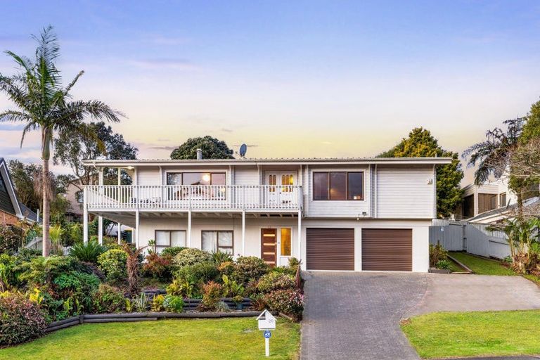 Photo of property in 20 Goodwood Drive, Goodwood Heights, Auckland, 2105