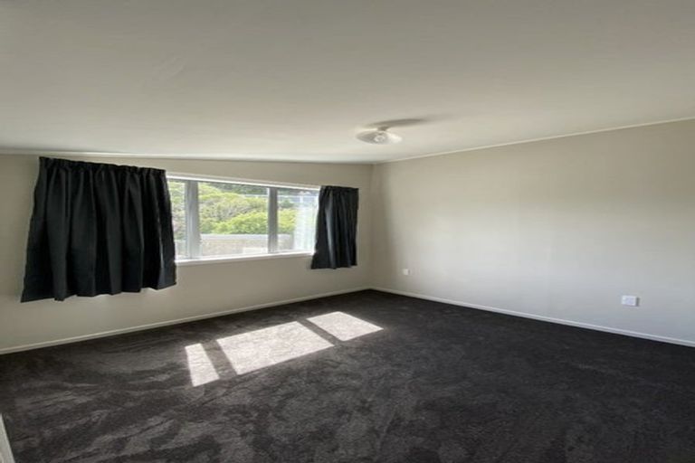 Photo of property in 9/21 Collins Avenue, Tawa, Wellington, 5028