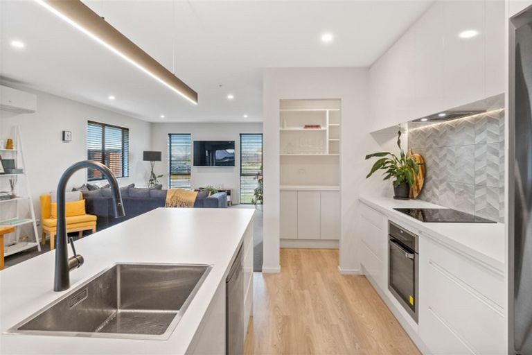 Photo of property in 36 Broadway Parade, Rolleston, 7615