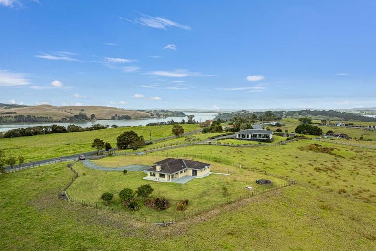Photo of property in 667 Pahi Road, Pahi, Paparoa, 0571