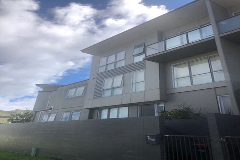Photo of property in 1/66 Jeffs Road, Flat Bush, Auckland, 2016