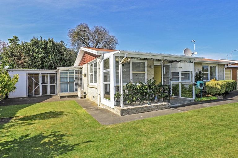 Photo of property in 2/1007 Duke Street, Mahora, Hastings, 4120