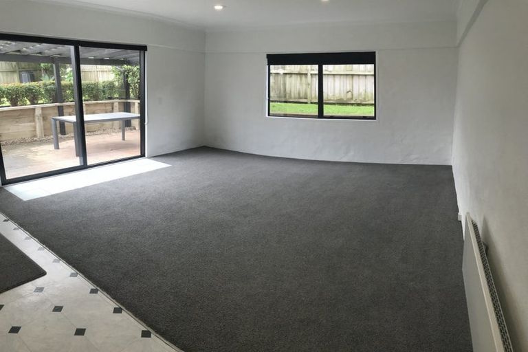 Photo of property in 6 Ferntree Terrace, West Harbour, Auckland, 0618