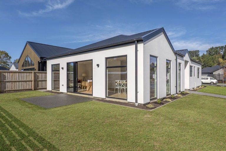 Photo of property in 2 Coe Street, Halswell, Christchurch, 8025