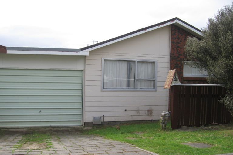Photo of property in 2 Kerr Grove, Johnsonville, Wellington, 6037