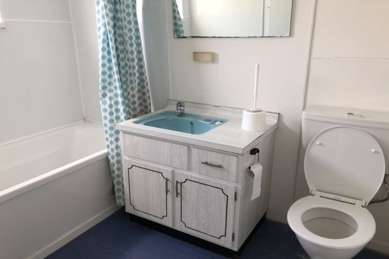 Photo of property in 18 Lombard Street, Palmerston North, 4410