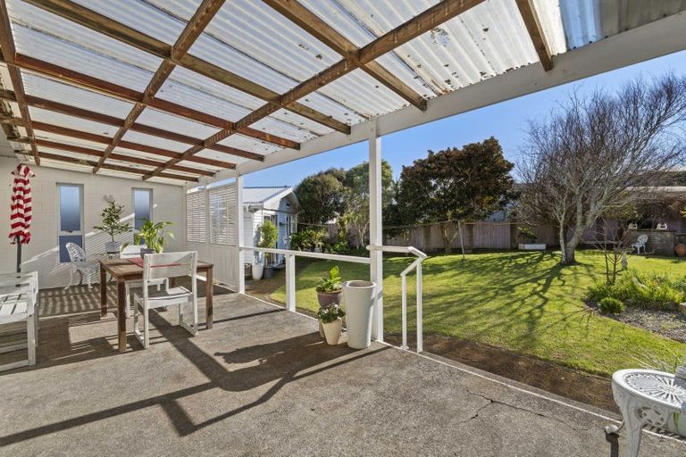 Photo of property in 8 Buckland Place, Spotswood, New Plymouth, 4310
