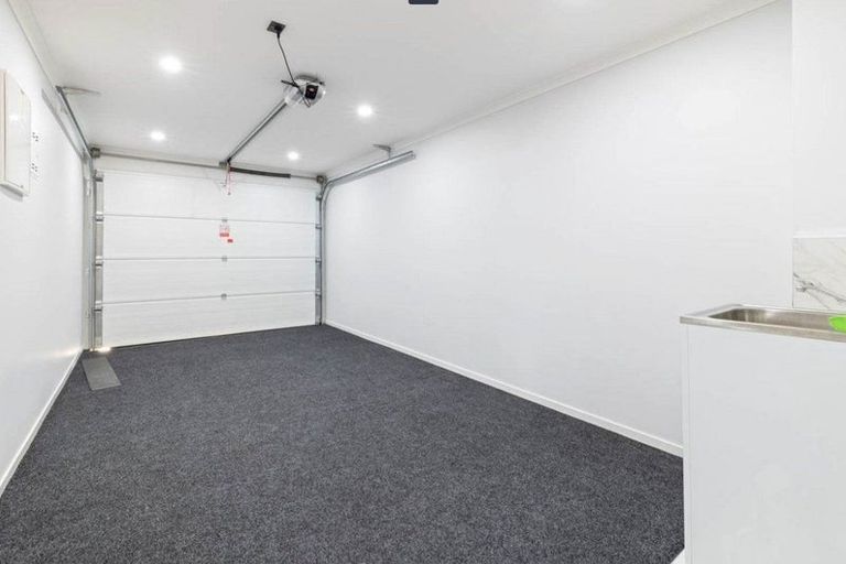 Photo of property in 8c Kent Road, Manurewa, Auckland, 2102