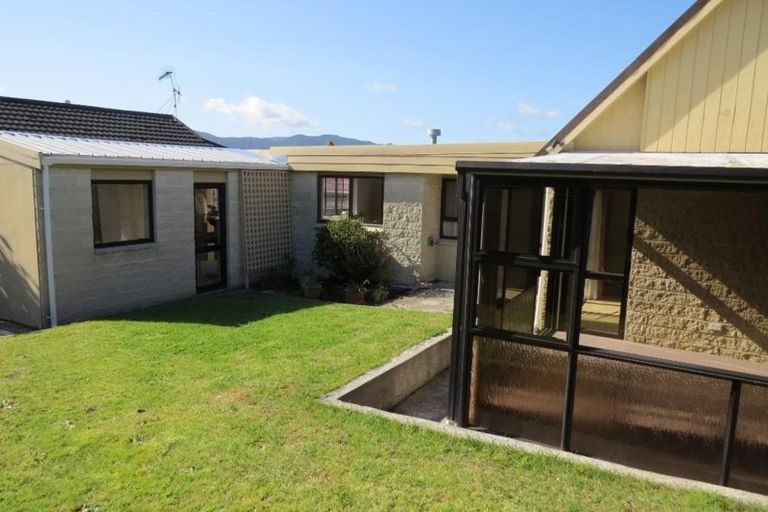 Photo of property in 25a Toru Road, Paraparaumu Beach, Paraparaumu, 5032