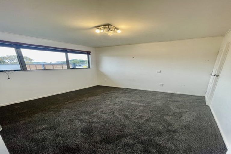 Photo of property in 34 Harbour View Road, Harbour View, Lower Hutt, 5010