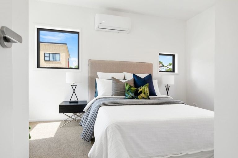 Photo of property in 2 Kotuitui Street, Manukau, Auckland, 2104