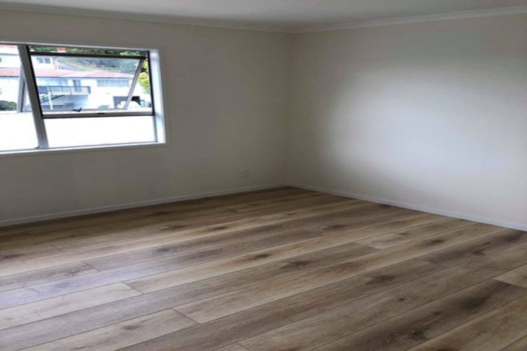 Photo of property in 17 Sapphire Place, Bayview, Auckland, 0629