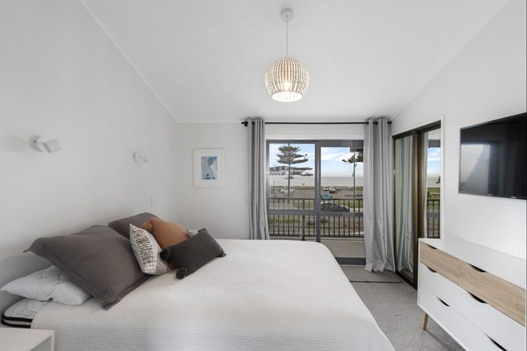 Photo of property in 461 Marine Parade, Napier South, Napier, 4110