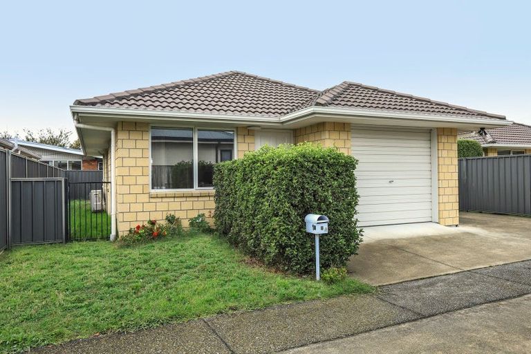 Photo of property in 17c Meeanee Road, Taradale, Napier, 4112