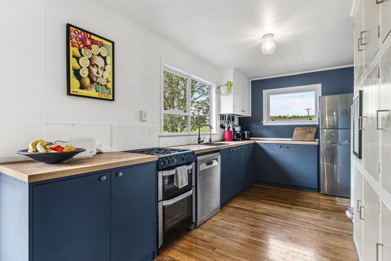 Photo of property in 17 Upper Pitone Road, Pitone, New Plymouth, 4374