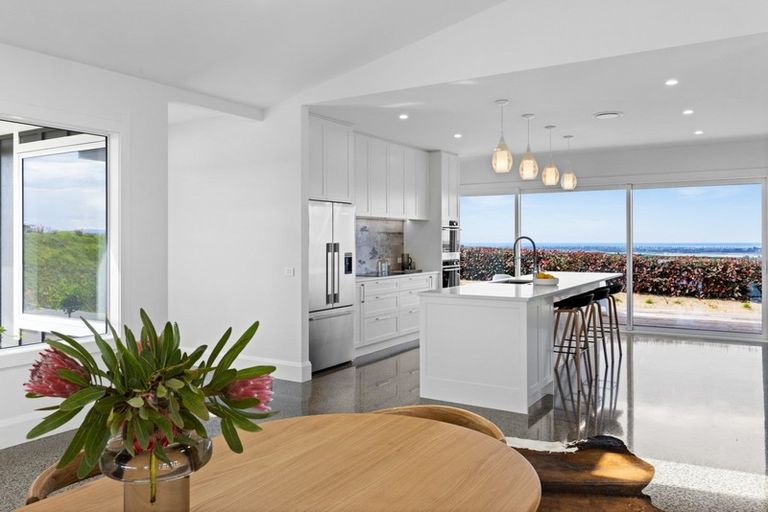 Photo of property in 23 Te Roera Drive, Taradale, Napier, 4112