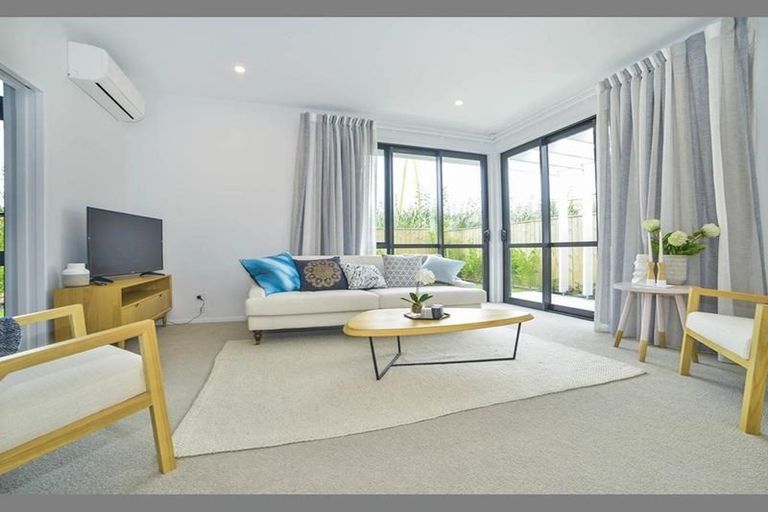 Photo of property in 15 Carder Court, Hobsonville, Auckland, 0618