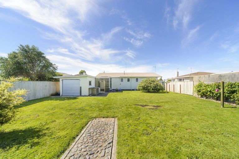 Photo of property in 43 Sutherland Crescent, Westbrook, Palmerston North, 4412