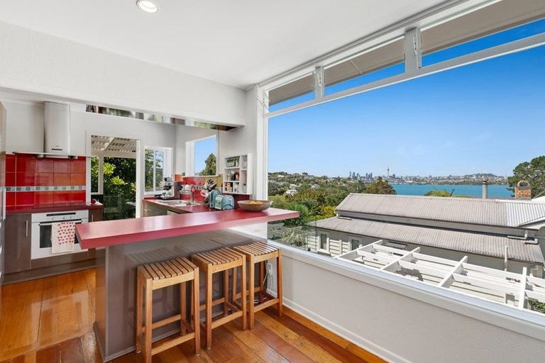 Photo of property in 42 Rawene Road, Birkenhead, Auckland, 0626