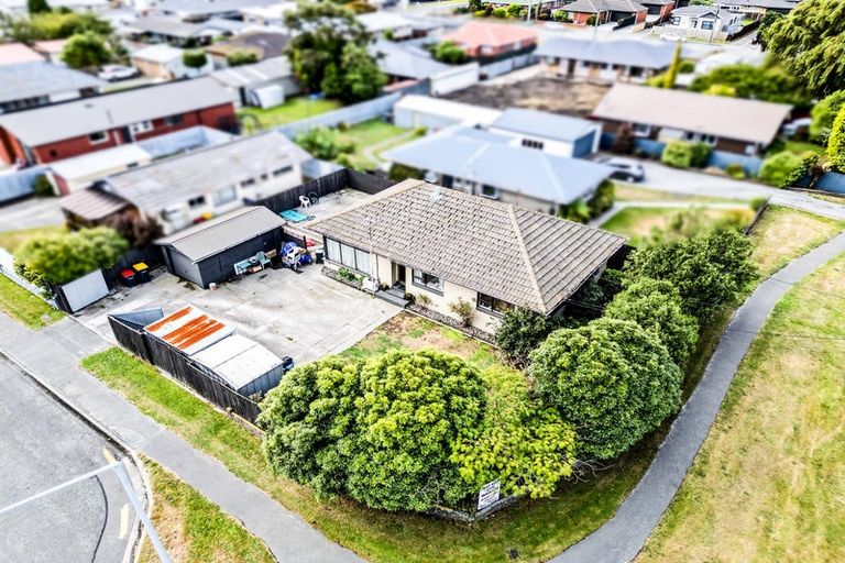 Photo of property in 2a Skerten Avenue, Hornby, Christchurch, 8042