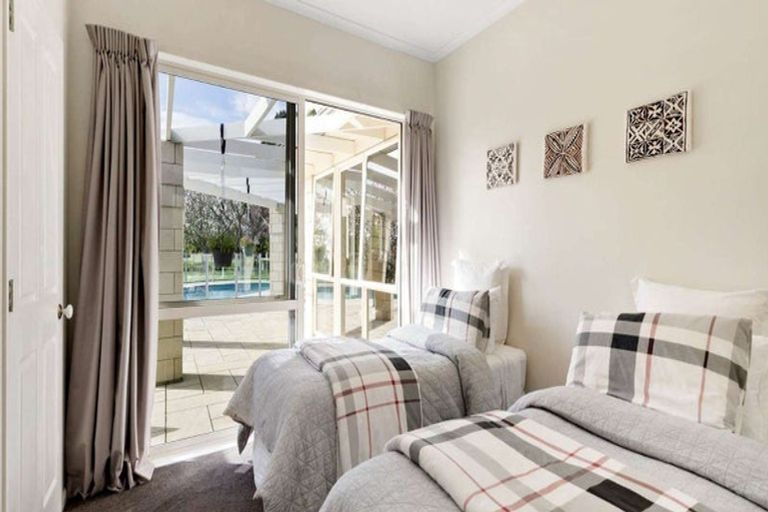 Photo of property in 1242 Great South Road, Runciman, Drury, 2578