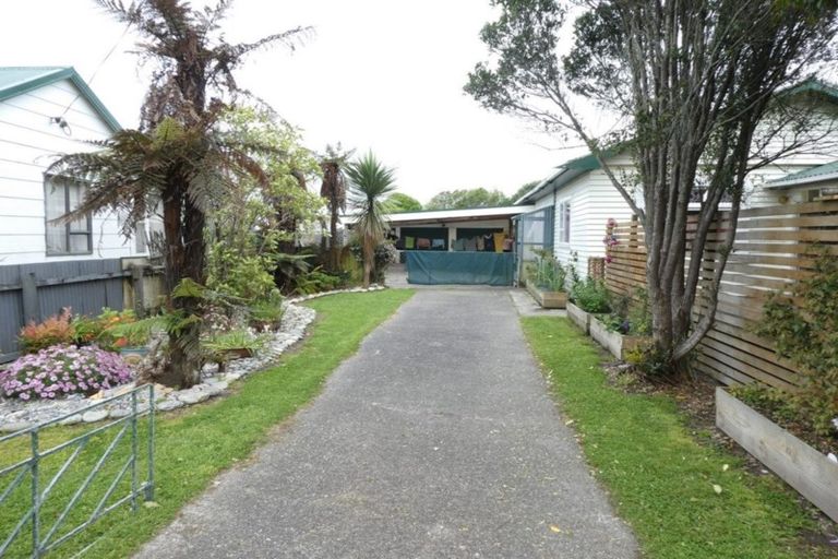 Photo of property in 7 Greenfield Street, Hector, 7822