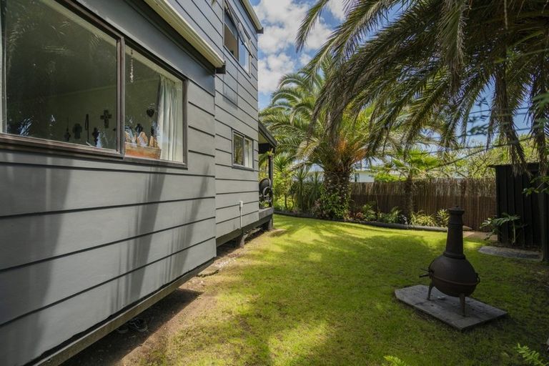 Photo of property in 5 Surf Street, Whitianga, 3510