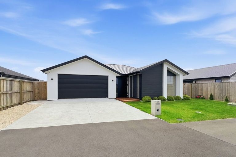 Photo of property in 21 Te Repo Drive, Halswell, Christchurch, 8025