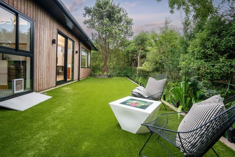 Photo of property in 17 Kim Street, Khandallah, Wellington, 6035