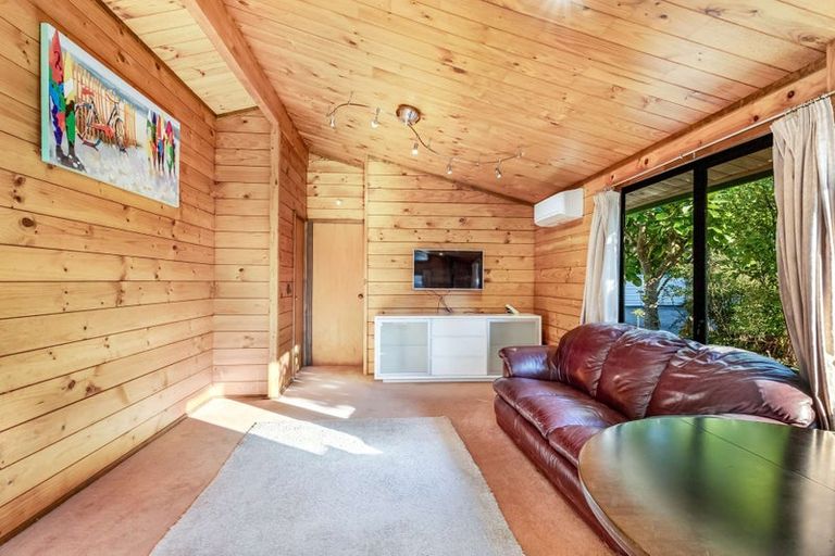 Photo of property in 8g Nevada Drive, Merrilands, New Plymouth, 4312