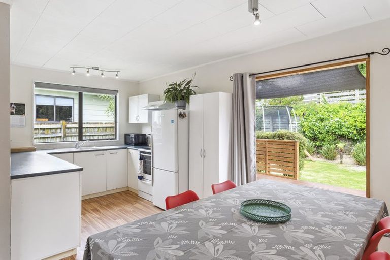 Photo of property in 25 Hookway Grove, Paraparaumu, 5032