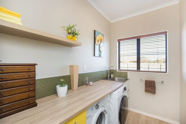 Photo of property in 29 Clearview Drive, Milson, Palmerston North, 4414