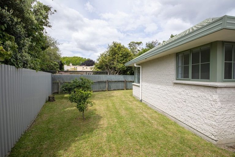 Photo of property in 6 Sovereign Court, West End, Palmerston North, 4410