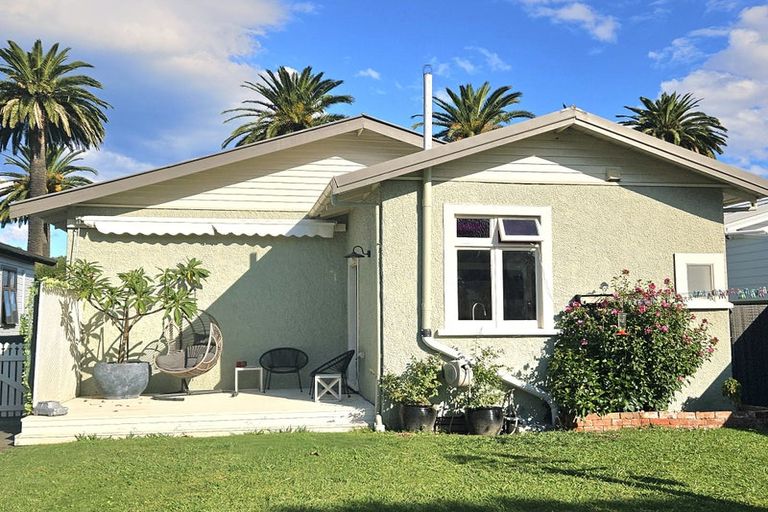 Photo of property in 71 Kennedy Road, Napier South, Napier, 4110