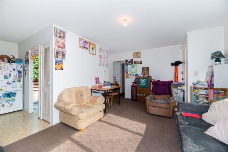 Photo of property in 2/159 Te Atatu Road, Te Atatu South, Auckland, 0610