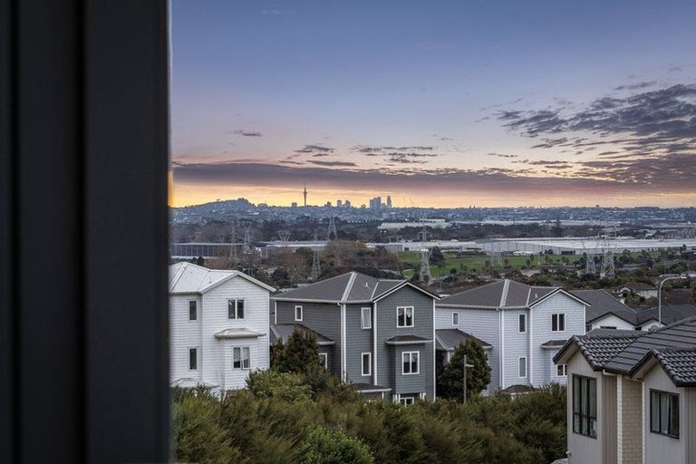 Photo of property in 25 Lime Hill Rise, Flat Bush, Auckland, 2019