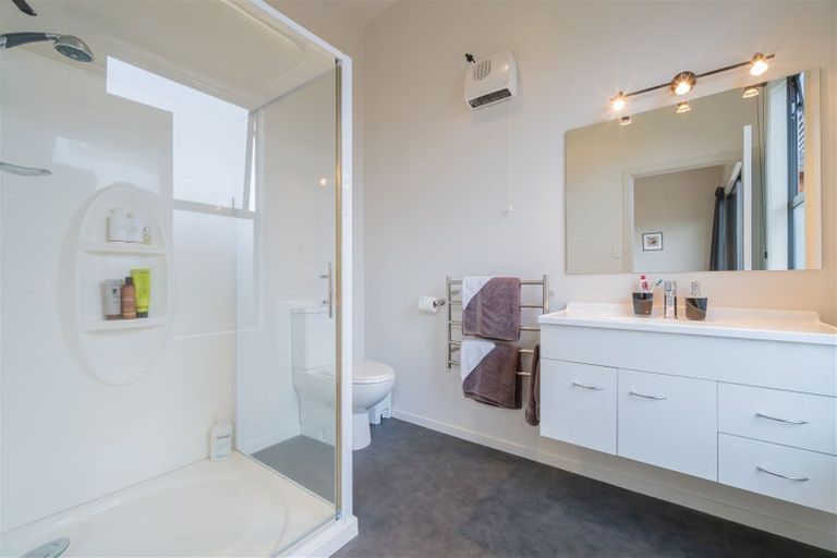 Photo of property in 21 Pop Andrew Drive, Te Anau, 9600