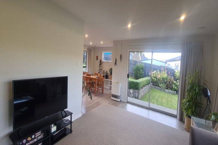 Photo of property in 64 Saint Johns Terrace, Tawa, Wellington, 5028