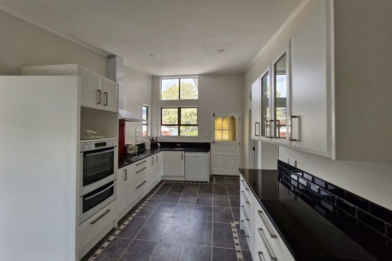 Photo of property in 26 Hawthorn Crescent, Stokes Valley, Lower Hutt, 5019