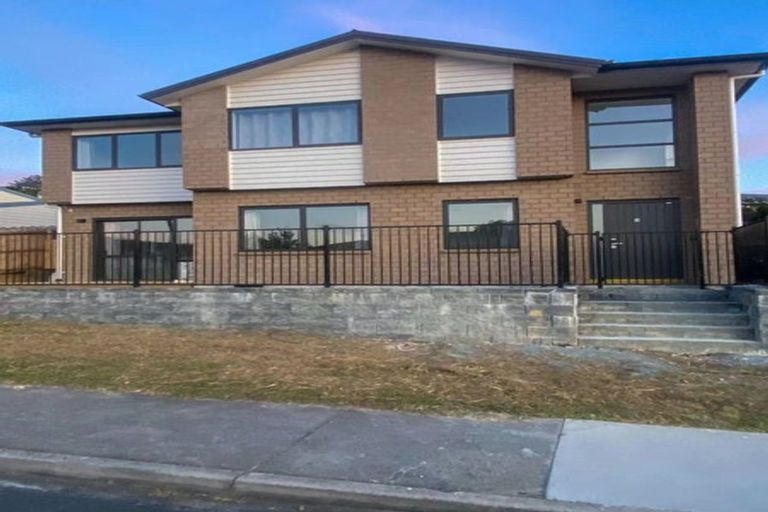 Photo of property in 50a Barbados Drive, Unsworth Heights, Auckland, 0632