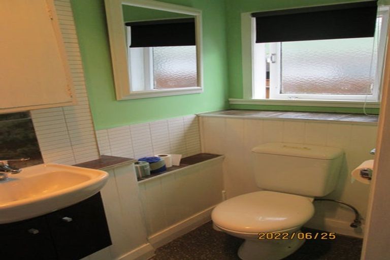 Photo of property in 6 Aranui Street, Maupuia, Wellington, 6022