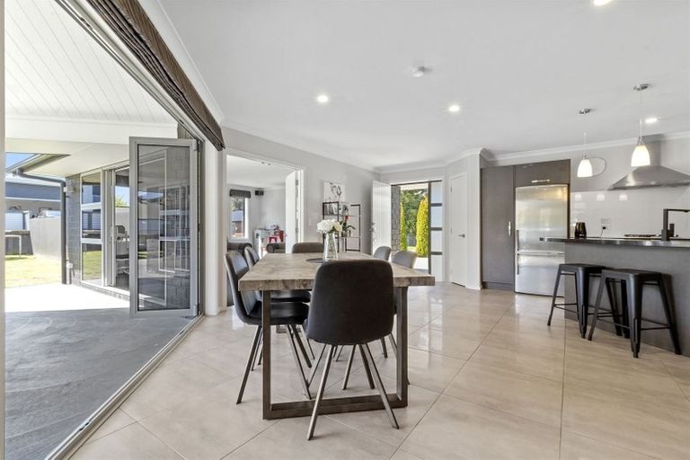 Photo of property in 14 Allendale Place, Morrinsville, 3300