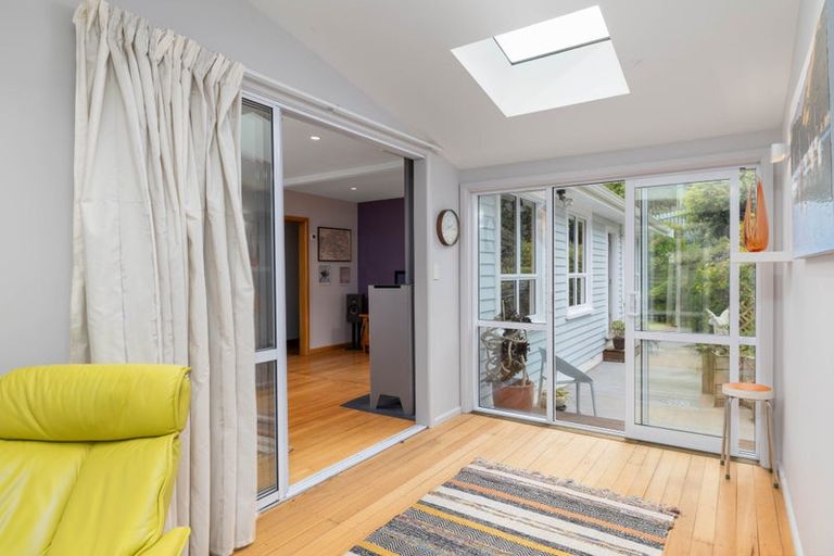 Photo of property in 46 Cornwall Road, Lyttelton, 8082