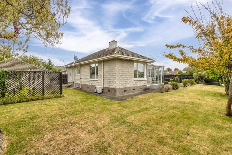 Photo of property in 51 Greendale Avenue, Avonhead, Christchurch, 8042