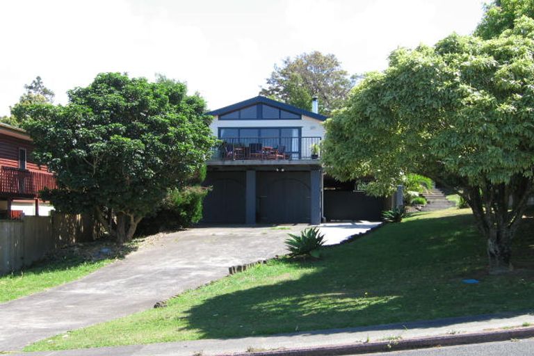 Photo of property in 5 Dunraven Place, Torbay, Auckland, 0630