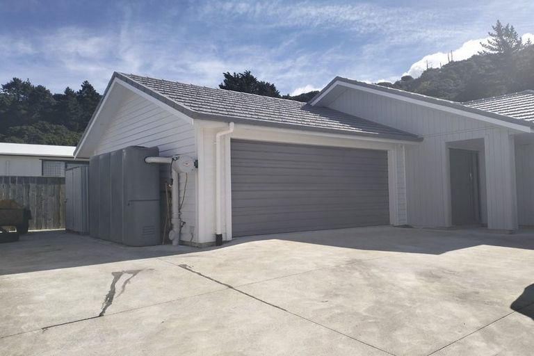 Photo of property in 4a Davis Grove, Wainuiomata, Lower Hutt, 5014